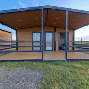 Bungalow Meublé avec Terrasse / Chalet de Jardin